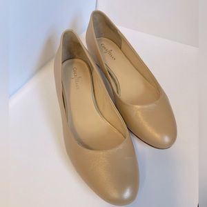 Cole Haan gold/nude flats size 7B Nike air